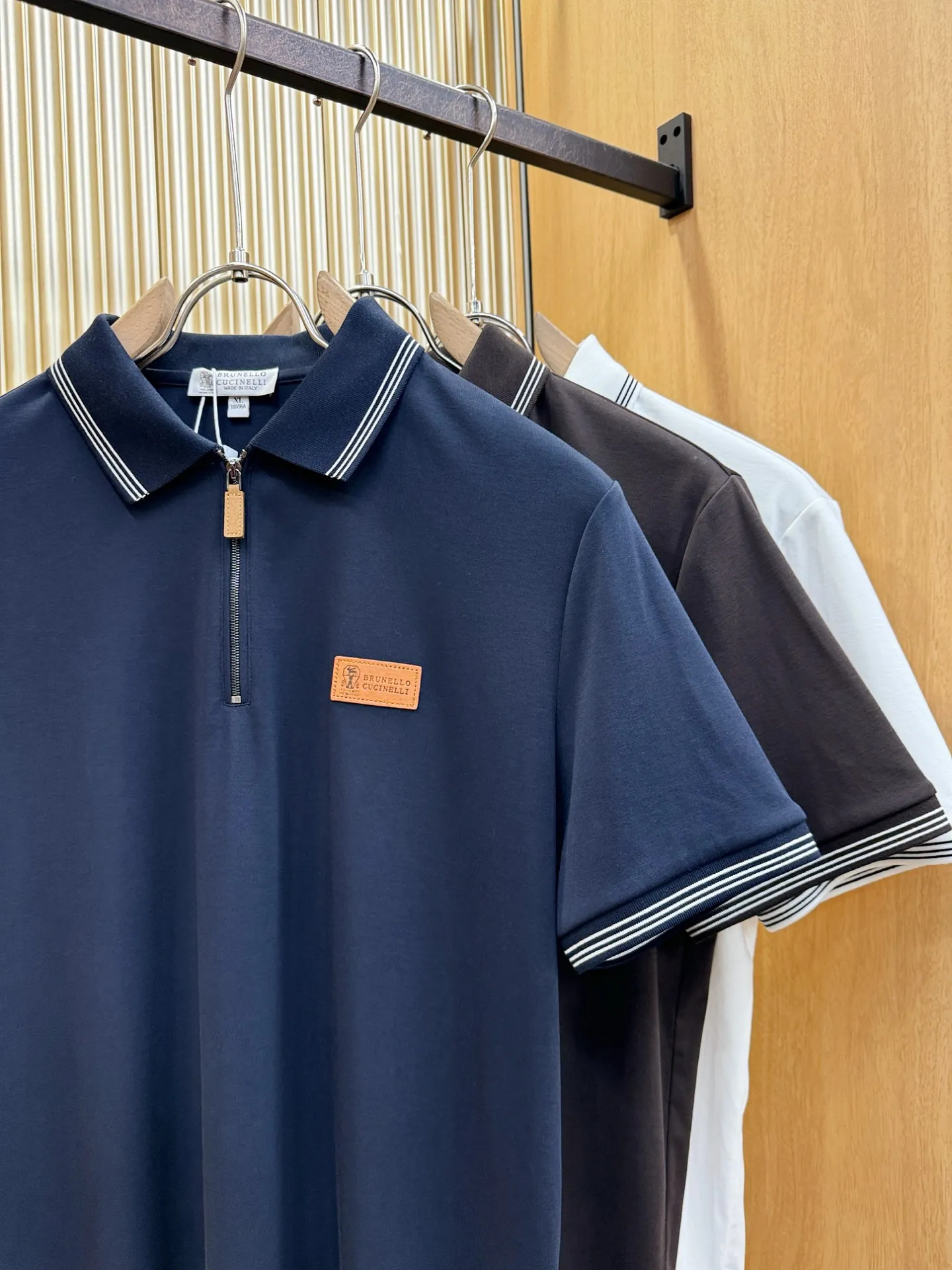 , BC Bruti's 2026 spring and summer New Arrival first counter, the latest New Arrival lapel short sleeves, mercerized cotton fabric, Premium customization, avant-garde and fashionable design! The brand logo is designed with heavy craftsmanship. It feels soft. It is comfortable to wear. It has exquisite counter-level stitching. It has fine workmanship. The upper body effect is incomparably handsome! A must-have item for a stylish man! Sizes:M-4XL